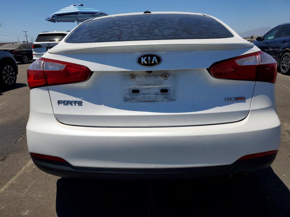 60606476 :رقم المزاد ، KNAFX4A80F5336905 vin ، 2015 Kia Forte مزاد بيع
