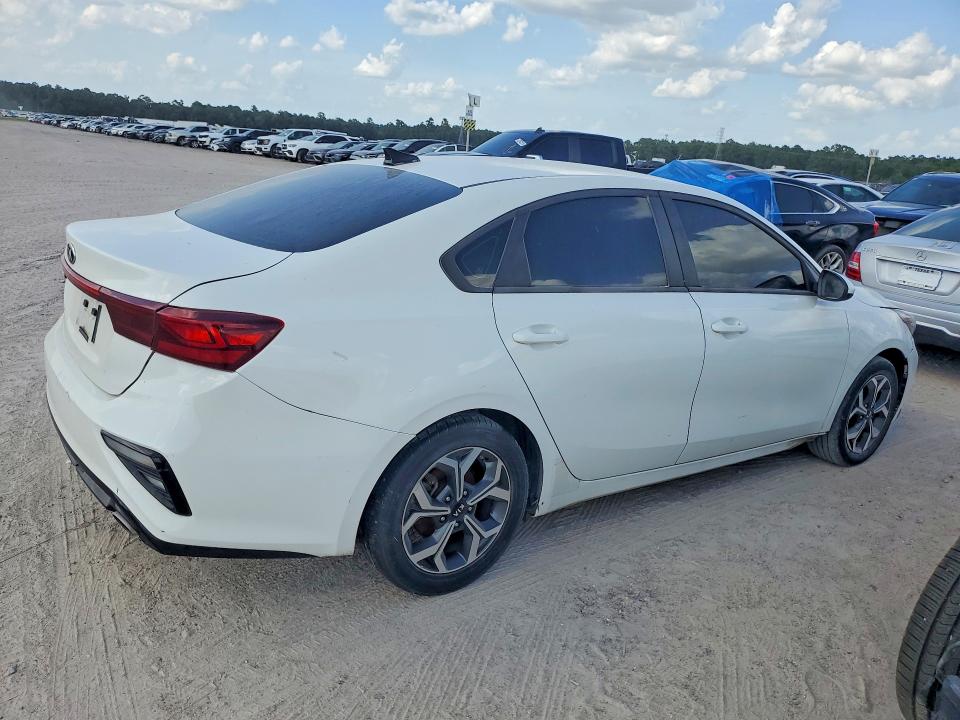 2021 Kia Forte მანქანა იყიდება აუქციონზე, vin: 3KPF24AD4ME288244, აუქციონის ნომერი: 62875366