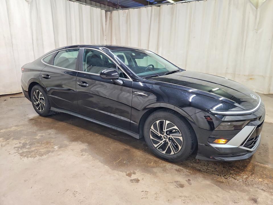 61370186 :رقم المزاد ، KMHL24JJ8TA172714 vin ، 2026 Hyundai Sonata Hybrid مزاد بيع