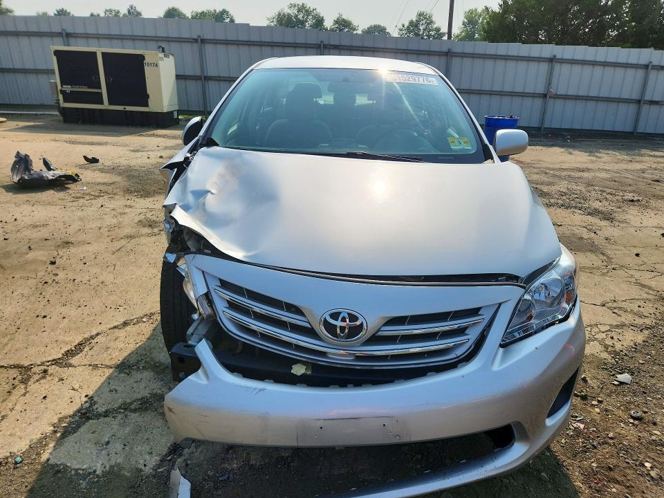 61529776 :رقم المزاد ، 5YFBU4EEXDP161007 vin ، 2013 Toyota Corolla مزاد بيع