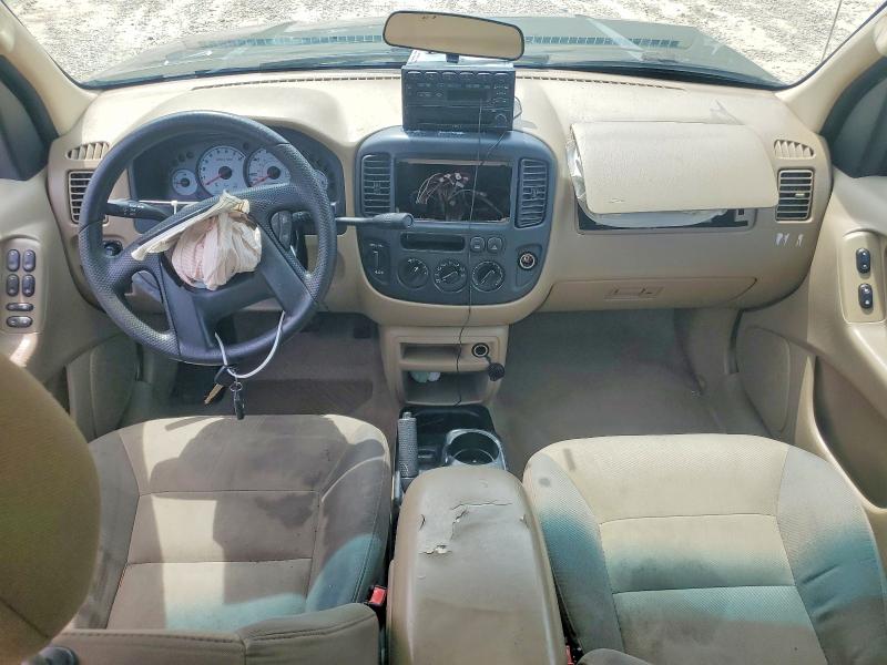 61758366 :رقم المزاد ، 1FMCU92174DA15276 vin ، 2004 Ford Escape مزاد بيع