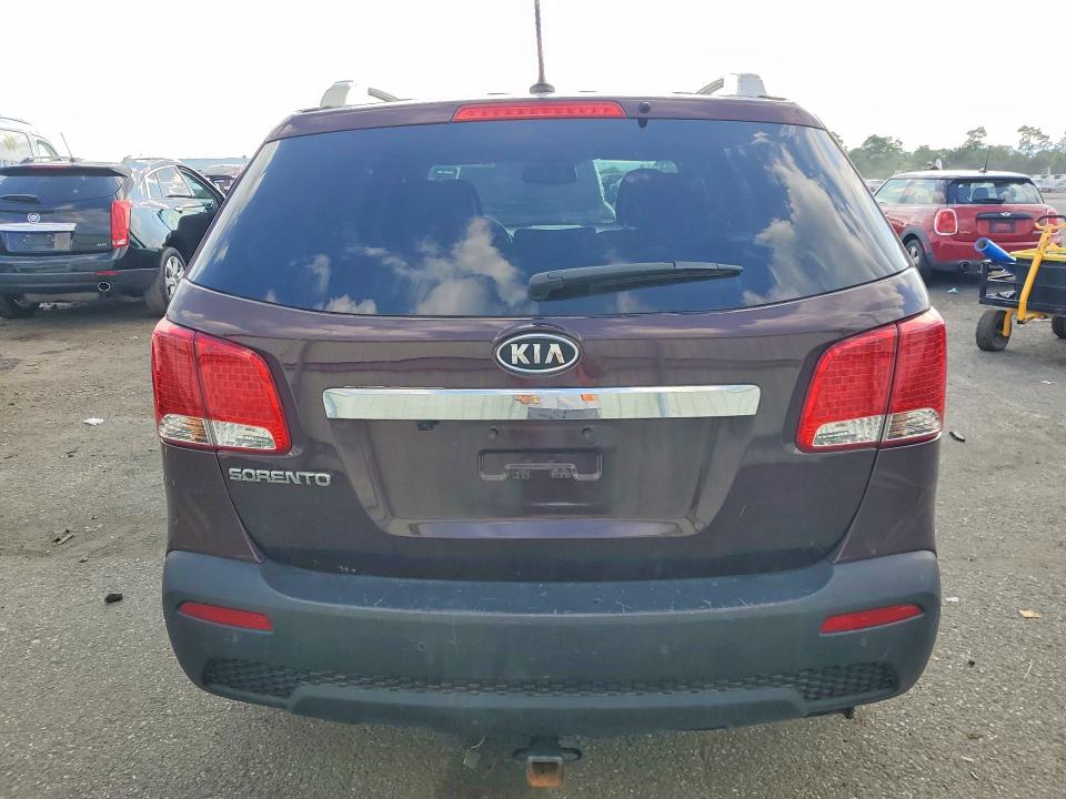 61192026 :رقم المزاد ، 5XYKT3A15BG164902 vin ، 2011 Kia Sorento مزاد بيع
