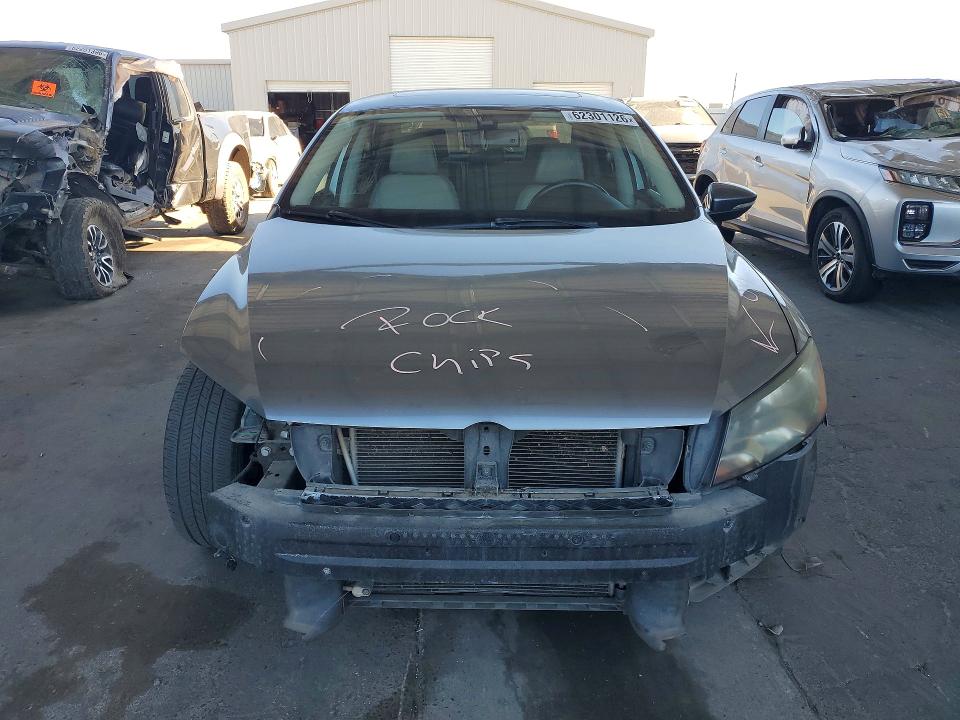 62301126 :رقم المزاد ، 1VWBP7A34CC105310 vin ، 2012 Volkswagen Passat مزاد بيع