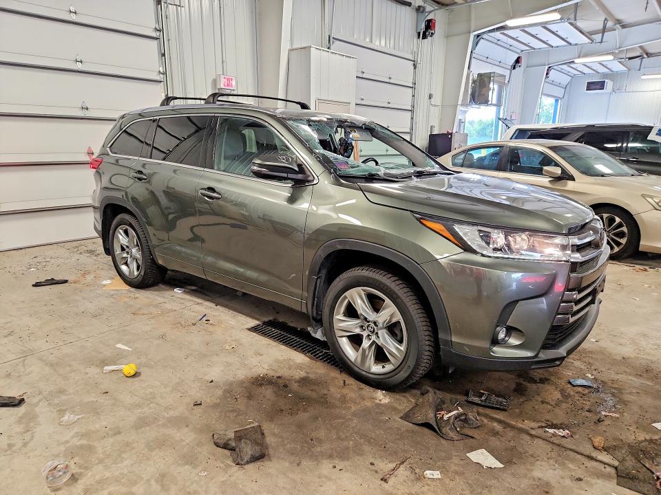 Продаж на аукціоні авто 2019 Toyota Highlander, vin: 5TDDZRFH7KS925531, номер лоту: 61790416