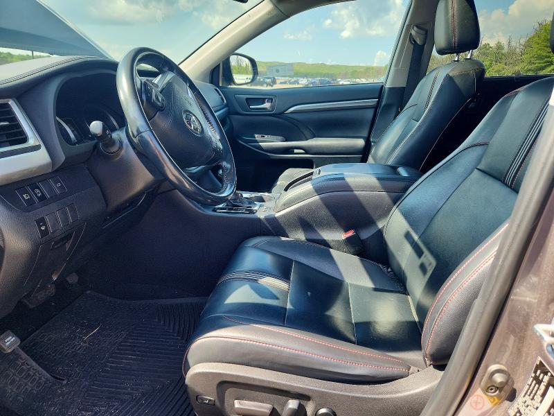 Продажа на аукционе авто 2019 Toyota Highlander, vin: 5TDJZRFH2KS963638, номер лота: 63509906