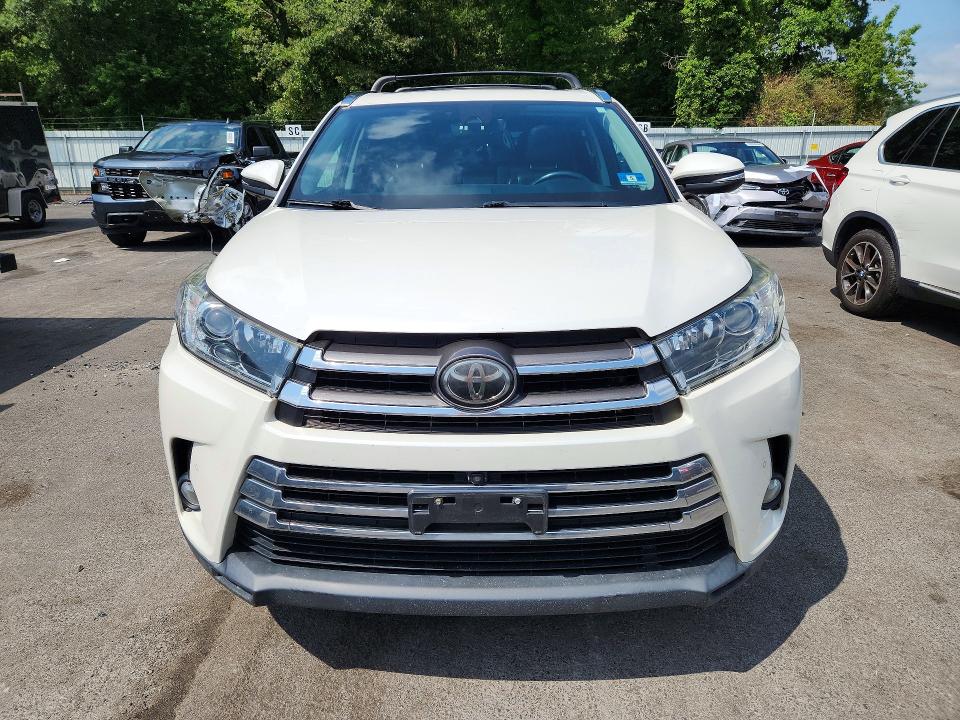 Продаж на аукціоні авто 2018 Toyota Highlander, vin: 5TDDZRFH8JS854497, номер лоту: 62285456