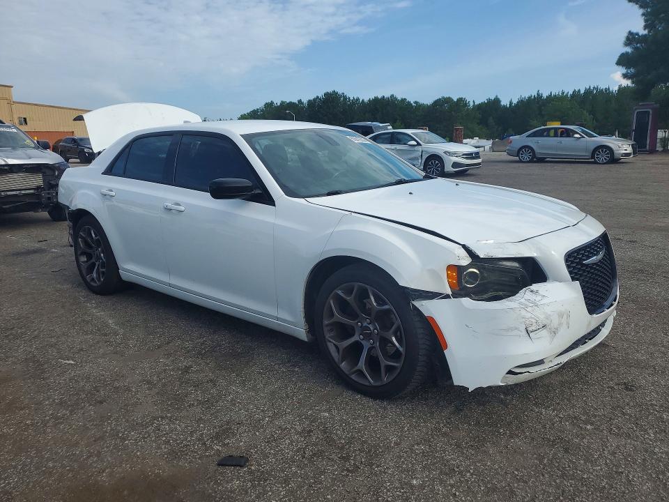 60615556 :رقم المزاد ، 2C3CCAAG3JH279063 vin ، 2018 Chrysler 300 مزاد بيع