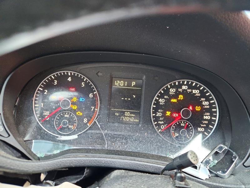 60514696 :رقم المزاد ، 1VWAT7A3XFC086502 vin ، 2015 Volkswagen Passat مزاد بيع