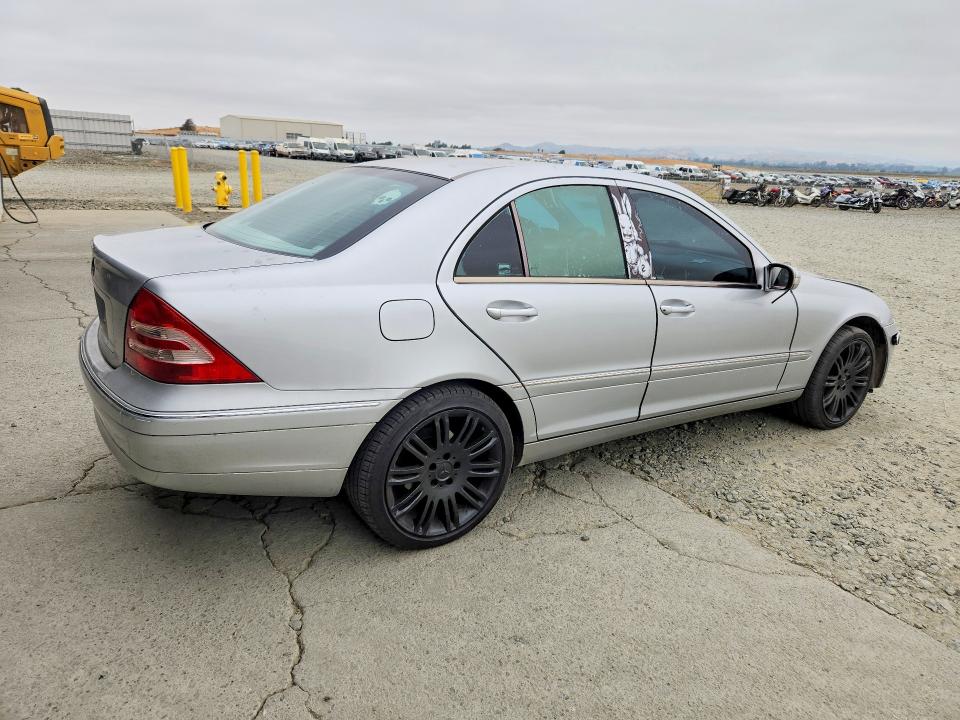 2003 Mercedes-benz C მანქანა იყიდება აუქციონზე, vin: WDBRF61J53F441803, აუქციონის ნომერი: 60459396