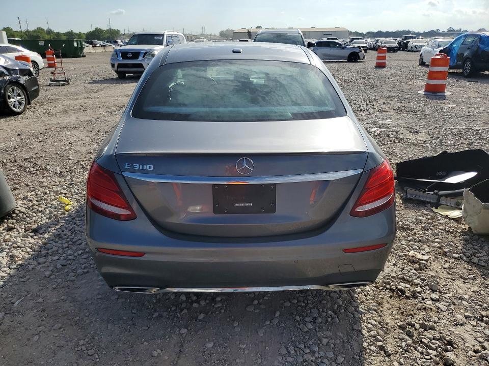2018 Mercedes-benz E მანქანა იყიდება აუქციონზე, vin: WDDZF4JB6JA302987, აუქციონის ნომერი: 85962745