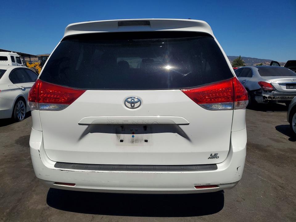 2014 Toyota Sienna მანქანა იყიდება აუქციონზე, vin: 5TDJK3DC3ES084825, აუქციონის ნომერი: 63430766