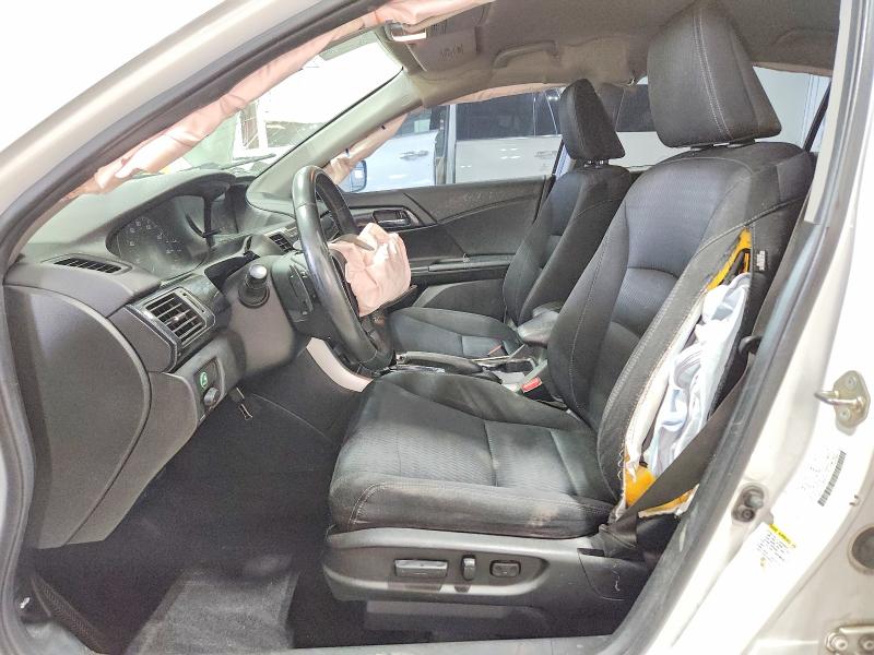 61724566 :رقم المزاد ، 1HGCR2F56FA131682 vin ، 2015 Honda Accord مزاد بيع
