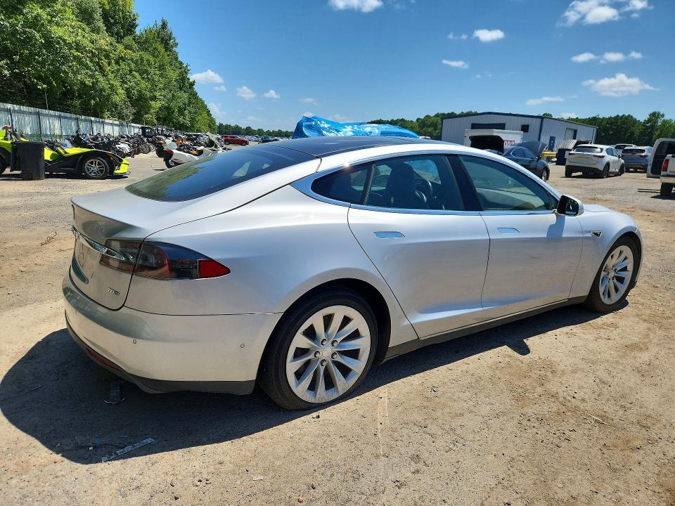 Продаж на аукціоні авто 2016 Tesla Model S, vin: 5YJSA1E2XGF123791, номер лоту: 60200076