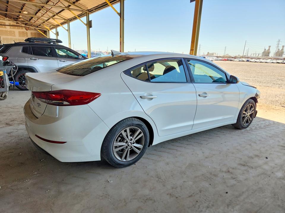 59614256 :رقم المزاد ، 5NPD84LF4JH258043 vin ، 2018 Hyundai Elantra مزاد بيع