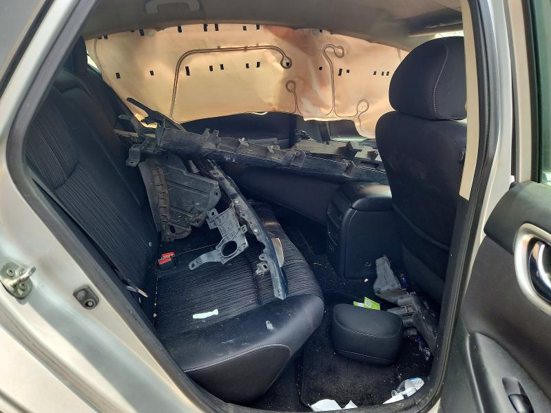62637576 :رقم المزاد ، 3N1AB7AP6JL663373 vin ، 2018 Nissan Sentra مزاد بيع