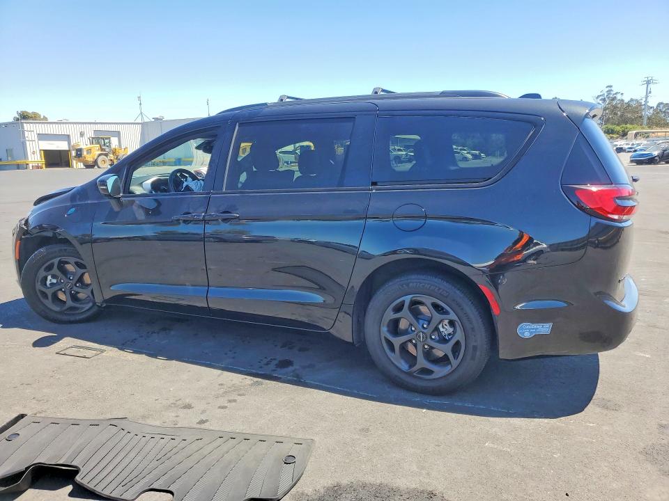Auction sale of the 2021 Chrysler Pacifica, vin: 2C4RC1S77MR522179, lot number: 59347996