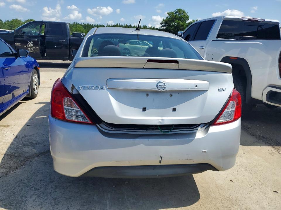 59981756 :رقم المزاد ، 3N1CN7AP2HK451120 vin ، 2017 Nissan Versa مزاد بيع
