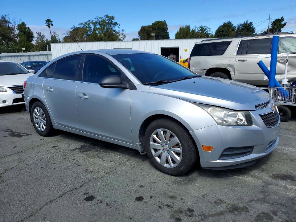 62295106 :رقم المزاد ، 1G1PC5SH8B7119228 vin ، 2011 Chevrolet Cruze مزاد بيع