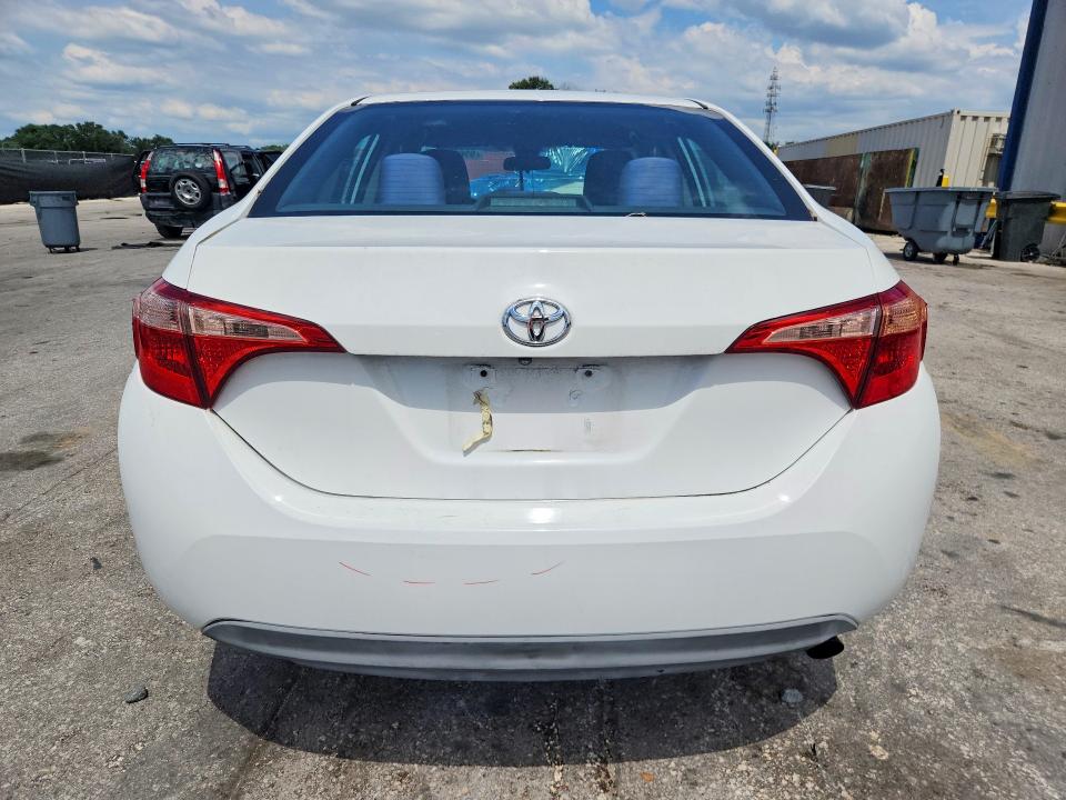 59664766 :رقم المزاد ، 5YFBURHE4HP733851 vin ، 2017 Toyota Corolla مزاد بيع