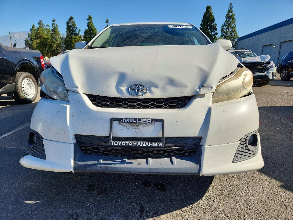 60077306 :رقم المزاد ، 2T1KU4EE3AC371380 vin ، 2010 Toyota Matrix مزاد بيع