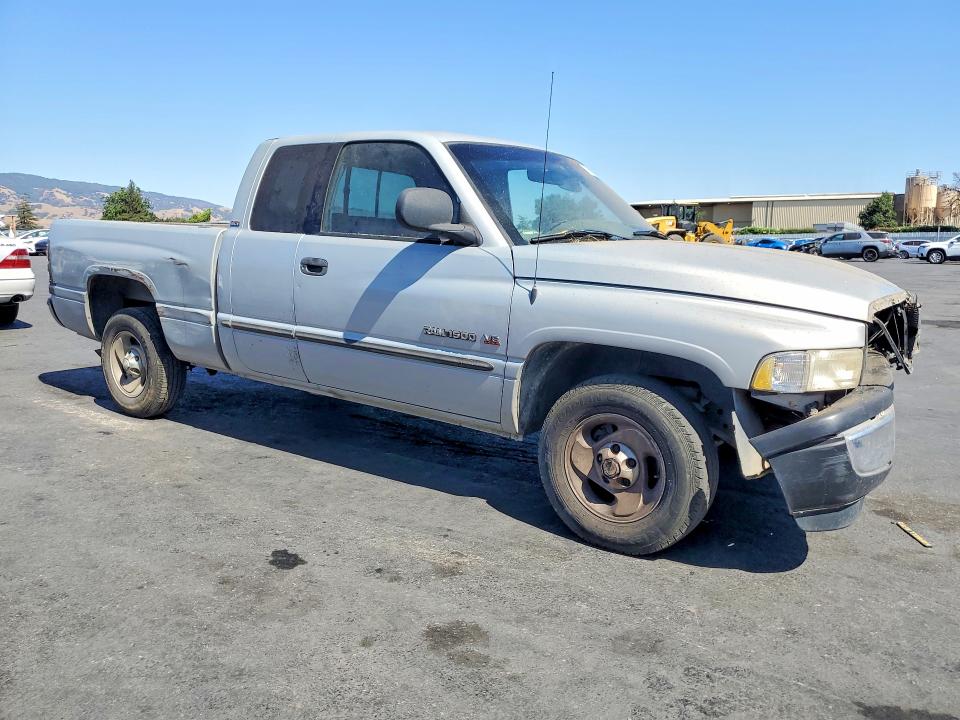 2000 Dodge Ram 1500 მანქანა იყიდება აუქციონზე, vin: 3B7HC13Y4YG105083, აუქციონის ნომერი: 61050806