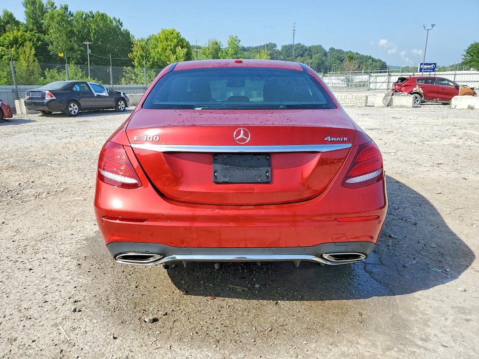 59276076 :رقم المزاد ، WDDZF4KB1HA230699 vin ، 2017 Mercedes-benz E مزاد بيع