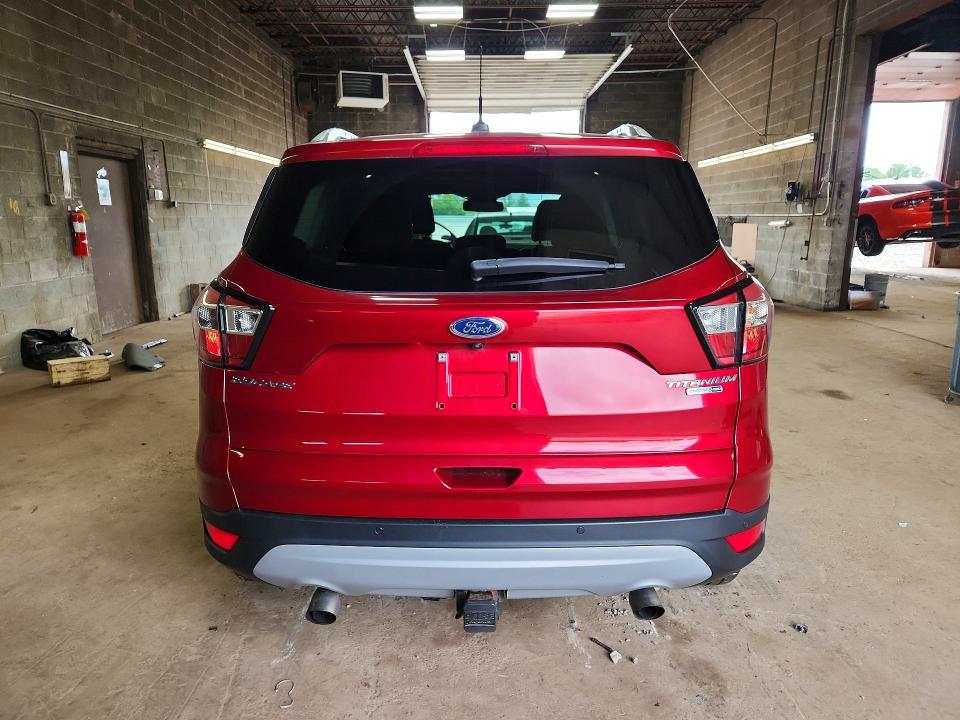 Продажа на аукционе авто 2017 Ford Escape, vin: 1FMCU9J91HUB75960, номер лота: 61804696