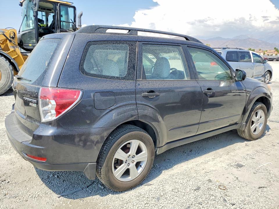 61438506 :رقم المزاد ، JF2SHABCXDH421165 vin ، 2013 Subaru Forester مزاد بيع