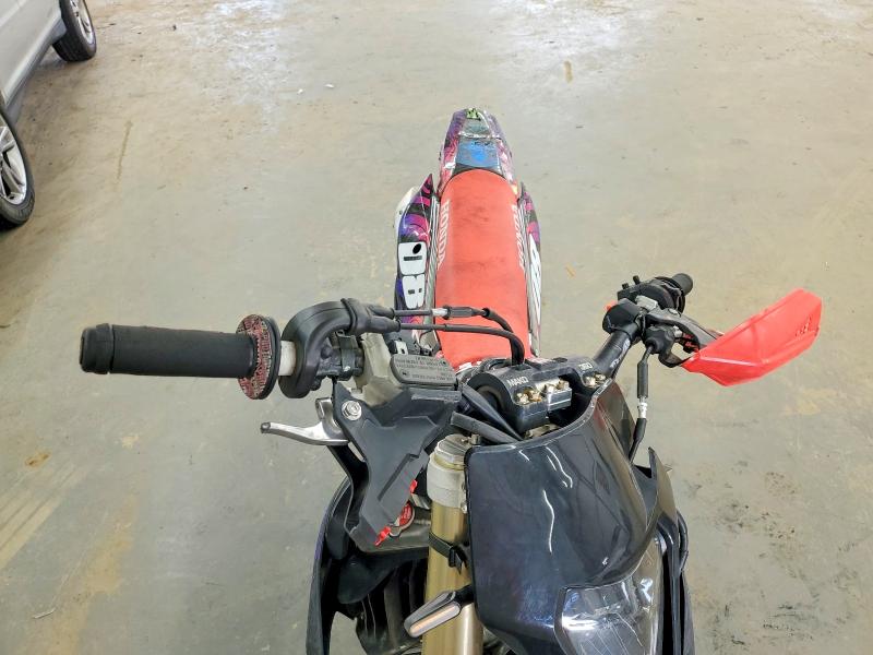 60260106 :رقم المزاد ، JH2ME12C3NK300201 vin ، 2022 Honda Crf250 مزاد بيع