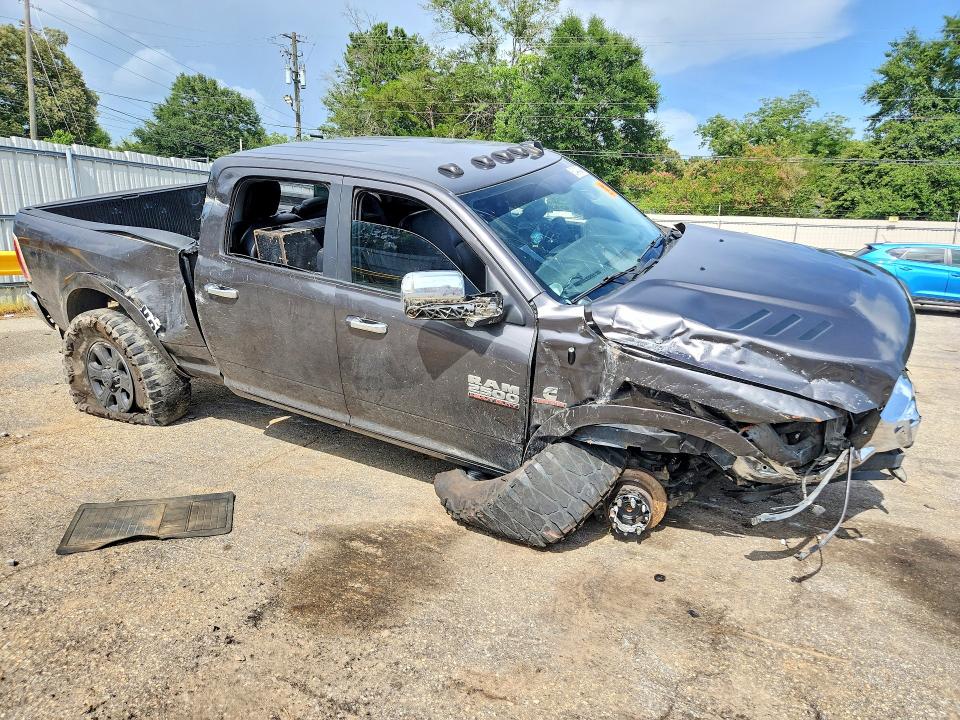 60494246 :رقم المزاد ، 3C6UR5FL2JG216801 vin ، 2018 Ram 2500 مزاد بيع