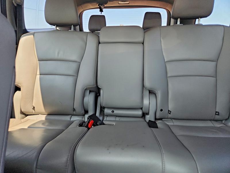 62609156 :رقم المزاد ، 5FNYF6H57JB036307 vin ، 2018 Honda Pilot مزاد بيع