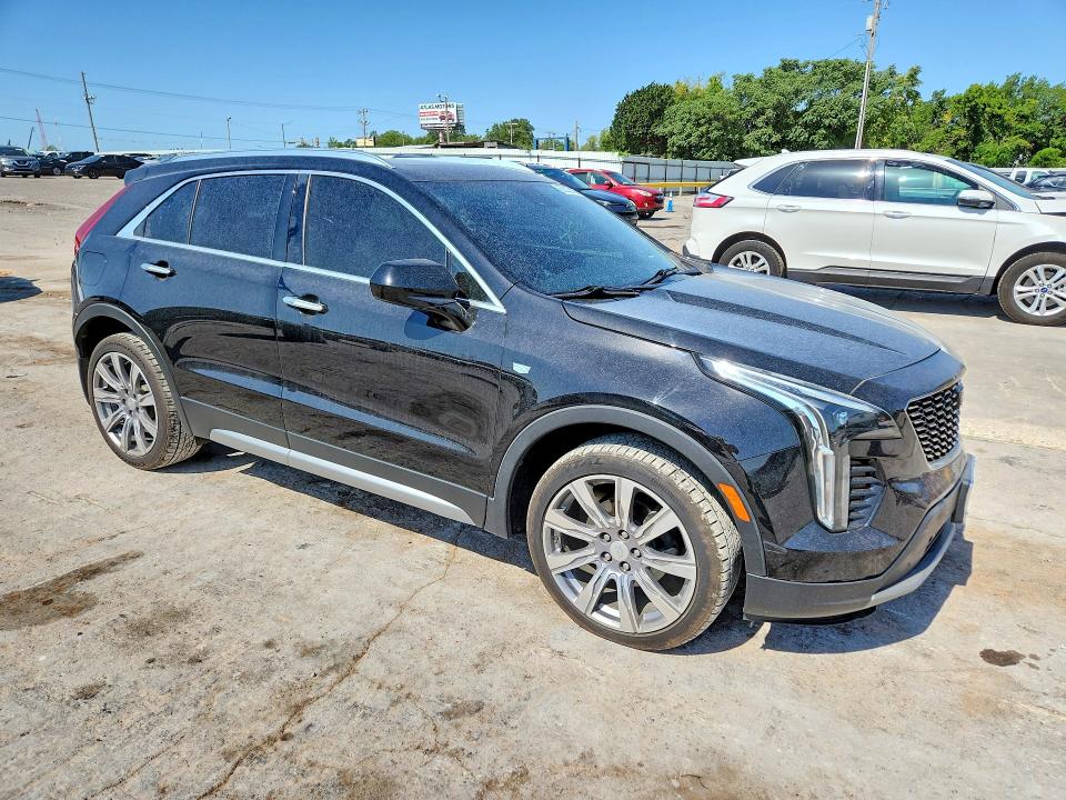 60522616 :رقم المزاد ، 1GYFZDR4XKF117639 vin ، 2019 Cadillac Xt4 مزاد بيع