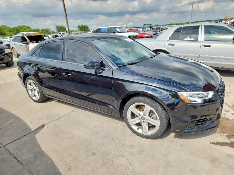 Продажа на аукционе авто 2017 Audi A3, vin: WAUAUGFF1H1026106, номер лота: 60700576