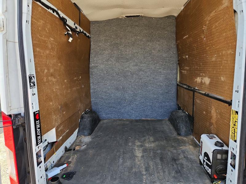 68283046 :رقم المزاد ، 1FTSW3XVXFKA63081 vin ، 2015 Ford Transit مزاد بيع
