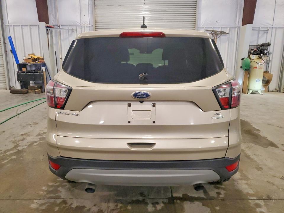 2017 Ford Escape მანქანა იყიდება აუქციონზე, vin: 1FMCU0GDXHUA32884, აუქციონის ნომერი: 63415746