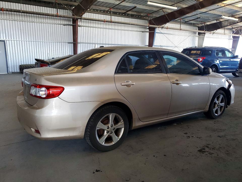 62499216 :رقم المزاد ، 2T1BU4EE8DC027323 vin ، 2013 Toyota Corolla مزاد بيع