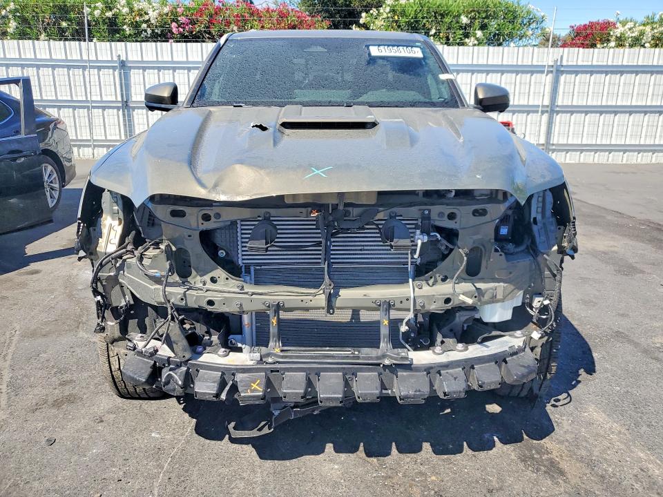 2025 Toyota Tacoma მანქანა იყიდება აუქციონზე, vin: 3TMLB5JN8SM127223, აუქციონის ნომერი: 61958106