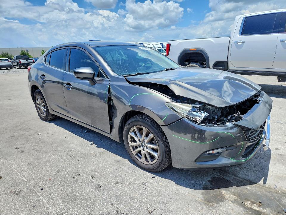 61179846 :رقم المزاد ، 3MZBN1U77HM120536 vin ، 2017 Mazda 3 مزاد بيع