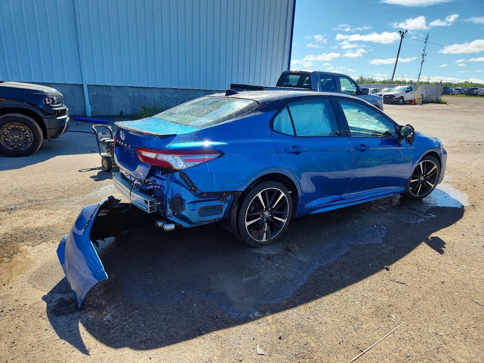 60314346 :رقم المزاد ، 4T1BZ1HK4JU011132 vin ، 2018 Toyota Camry مزاد بيع