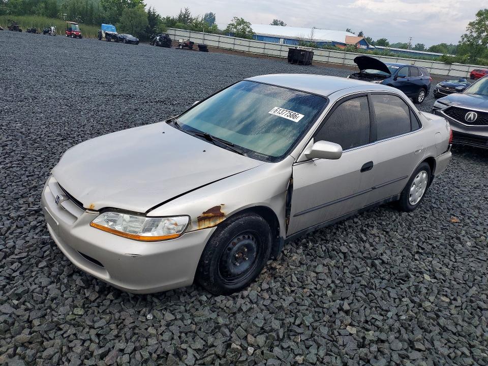1998 Honda Accord მანქანა იყიდება აუქციონზე, vin: 1HGCG5641WA007351, აუქციონის ნომერი: 61377586