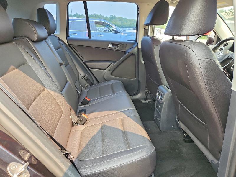 61591526 :رقم المزاد ، WVGAV7AXXHK023534 vin ، 2017 Volkswagen Tiguan مزاد بيع