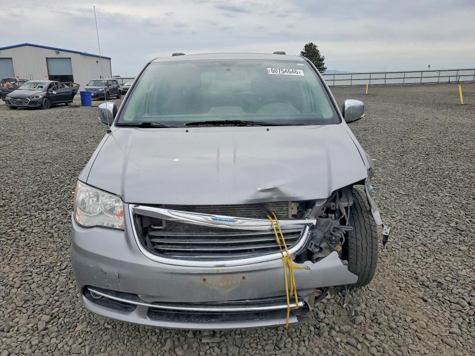 60754646 :رقم المزاد ، 2C4RC1CGXFR627168 vin ، 2015 Chrysler Town & Country مزاد بيع