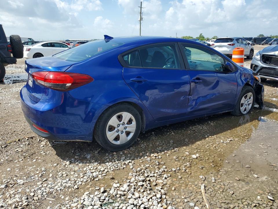 2017 Kia Forte მანქანა იყიდება აუქციონზე, vin: 3KPFK4A7XHE085536, აუქციონის ნომერი: 62423496