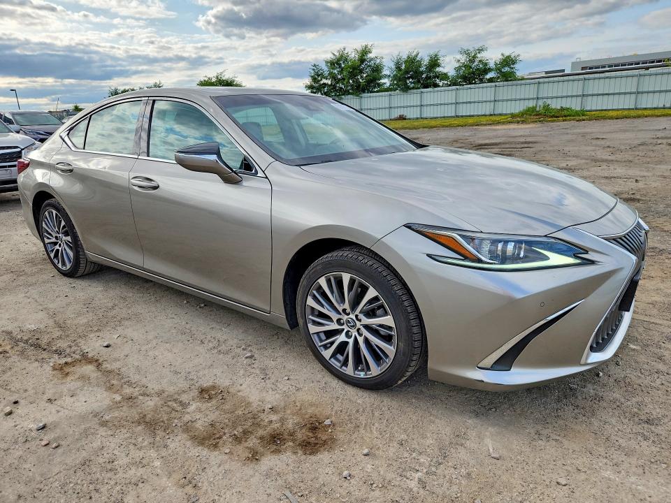 62101726 :رقم المزاد ، 58ABZ1B11KU048696 vin ، 2019 Lexus Es مزاد بيع