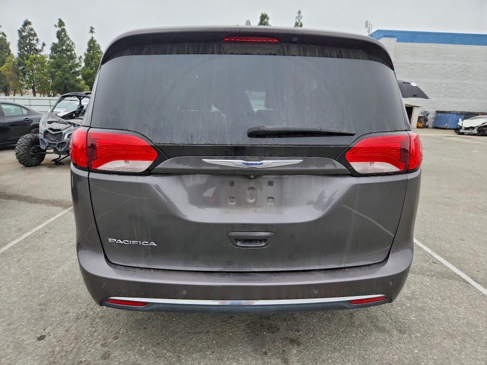 59700876 :رقم المزاد ، 2C4RC1BG0KR531884 vin ، 2019 Chrysler Pacifica مزاد بيع