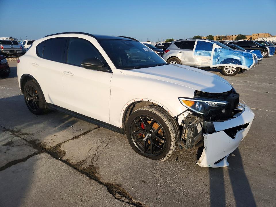 61198316 :رقم المزاد ، ZASPAKBN7L7C75514 vin ، 2020 Alfa Romeo Stelvio مزاد بيع