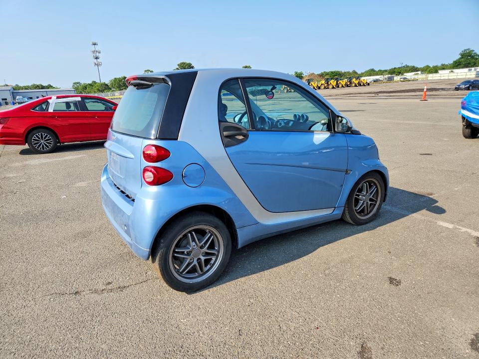 Продажа на аукционе авто 2011 Smart Fortwo, vin: WMEEJ3BA6BK430165, номер лота: 59229616