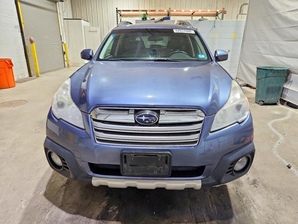 62037686 :رقم المزاد ، 4S4BRBKC7E3285623 vin ، 2014 Subaru Outback مزاد بيع