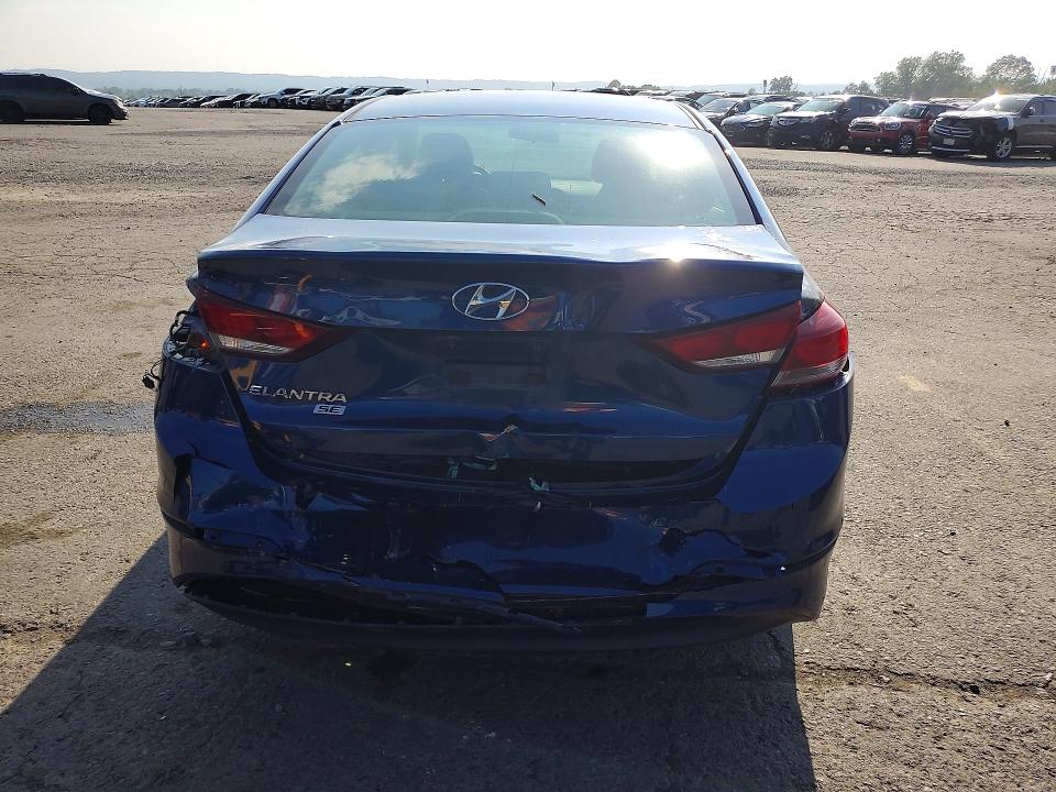 2018 Hyundai Elantra მანქანა იყიდება აუქციონზე, vin: 5NPD74LF5JH353410, აუქციონის ნომერი: 61688116