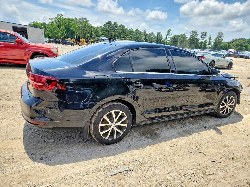 60618146 :رقم المزاد ، 3VWDB7AJ7HM308459 vin ، 2017 Volkswagen Jetta مزاد بيع